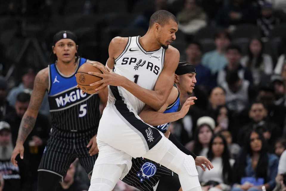 世界杯门票-马刺双杀魔术升西部第二：文班25+8+4+5帽 完胜班凯罗19+10